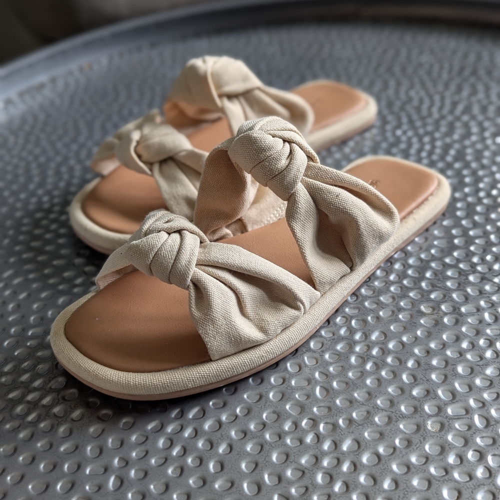 Women's universal thread sandals size 6.5